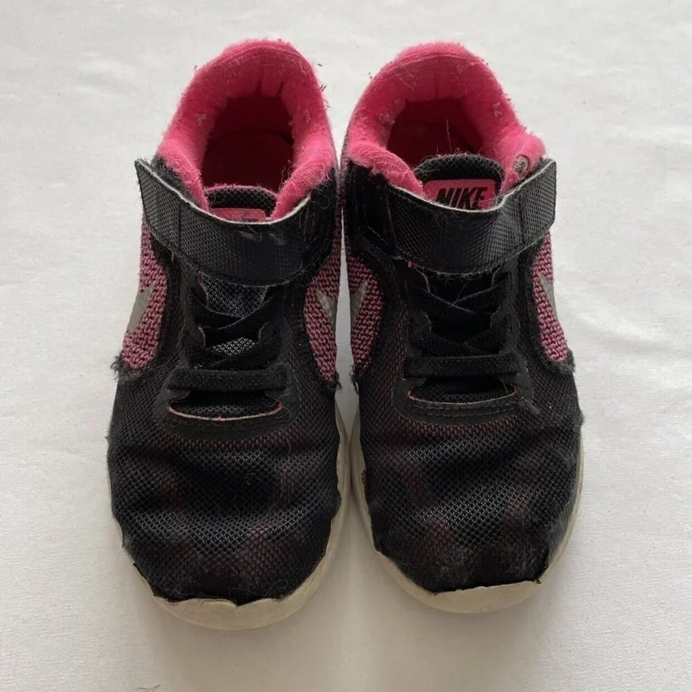 Nike Kids Black & Pink Worn Athletic Shoes With Velcro Straps 11.5C - Picture 2 of 10